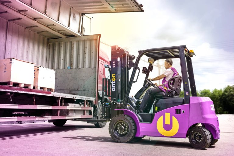 Nová značka vysokozdvižných vozíků uvedena na trh