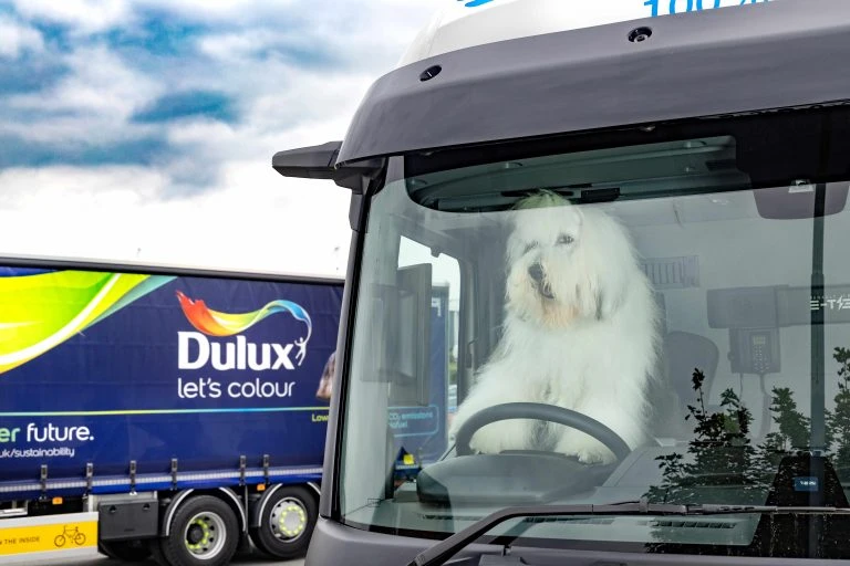 Dulux Paint nasazuje velkokapacitní elektrické nákladní vozy