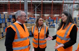Corby logistické centrum představuje inovace během VIP návštěvy