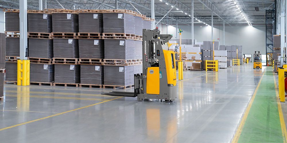 Proč mobilní roboti navždy mění tok materiálů