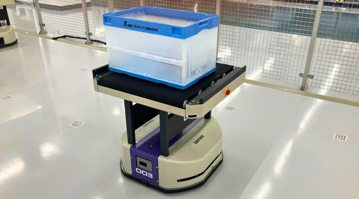 Třídicí přenosové roboty na LogiMAT