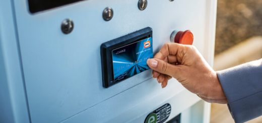 Firmy chtějí více elektromobilů, ale čelí rostoucím nákladům