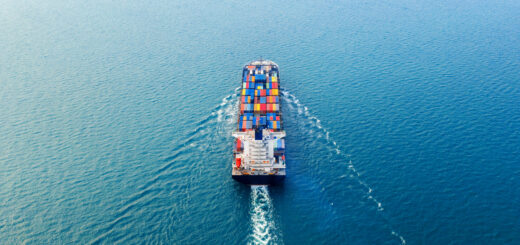 LNG se přes Hormuz znovu pohybuje, automatizace však naráží na data