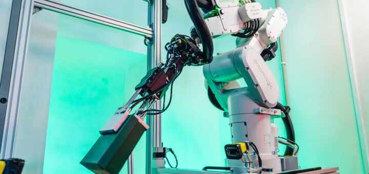Physical AI učí sklady pracovat s proměnlivostí