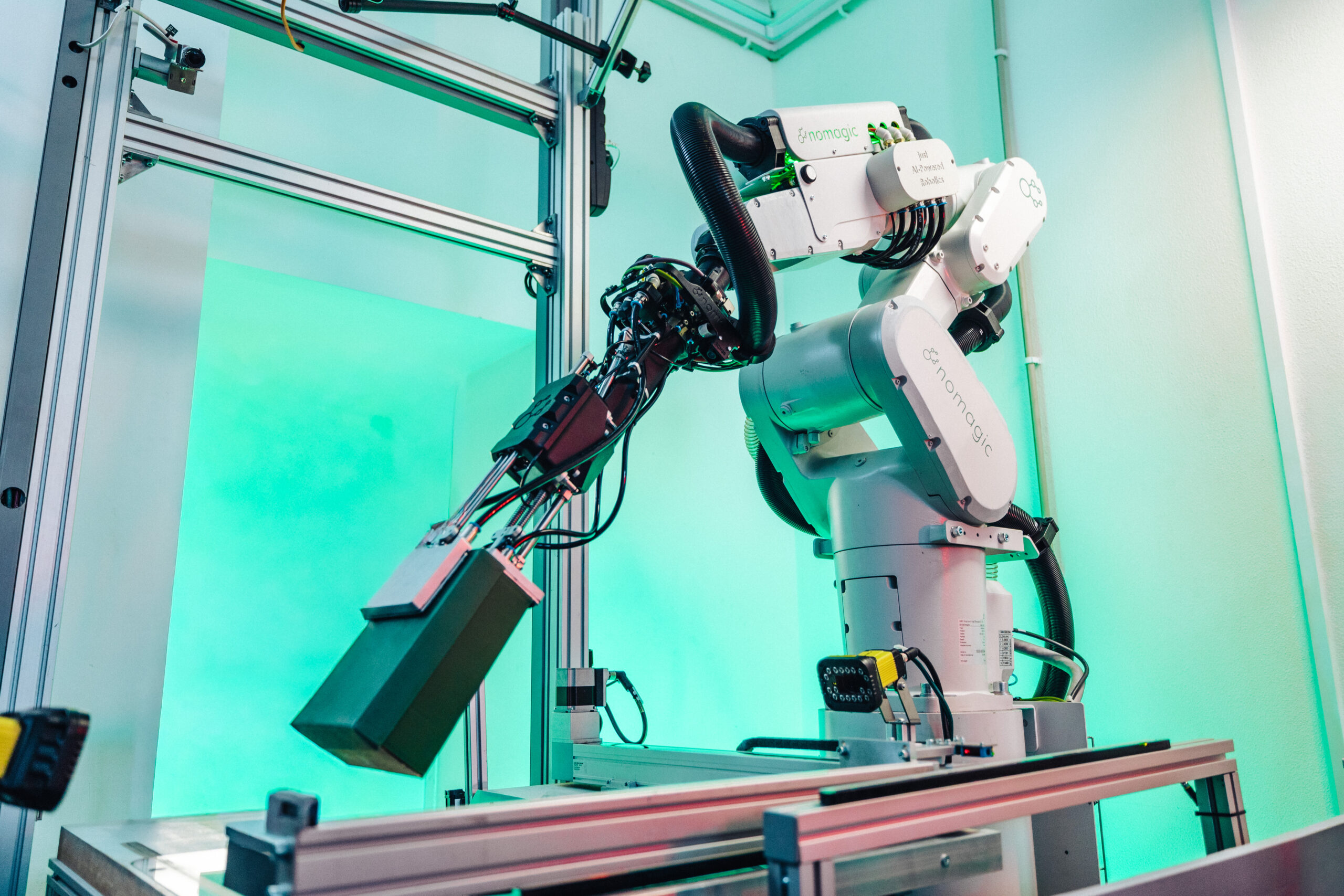 Physical AI učí sklady pracovat s proměnlivostí